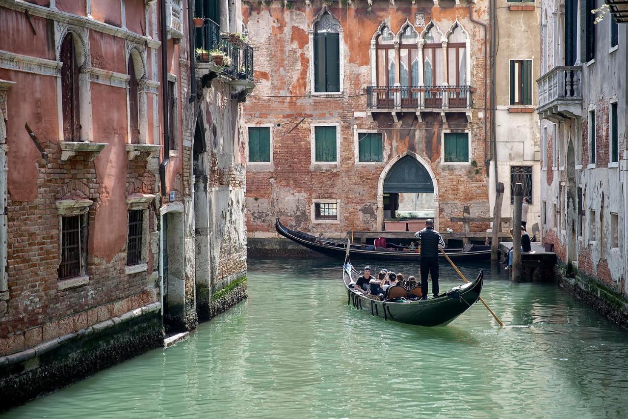 Hotel Mezzo Pozzo Venecia Exterior foto