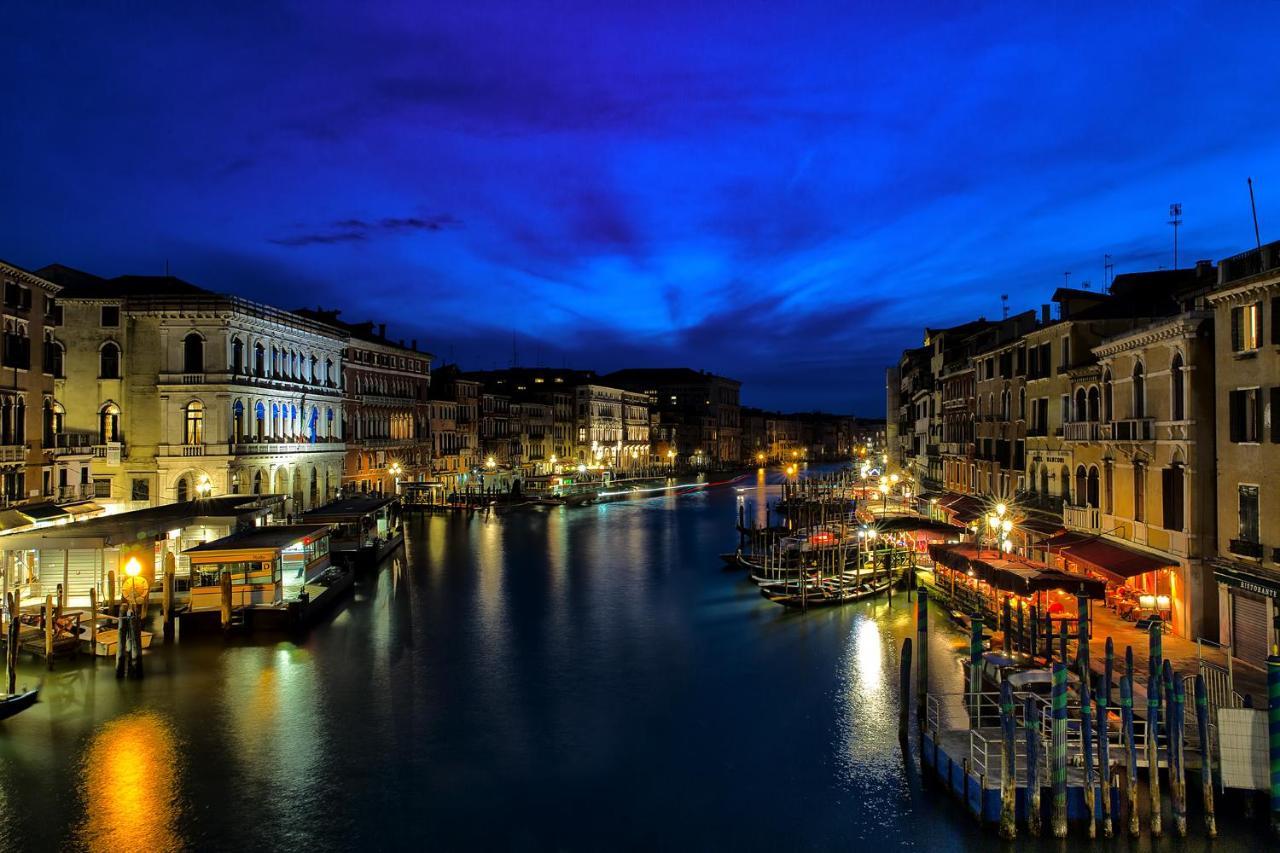 Hotel Mezzo Pozzo Venecia Exterior foto